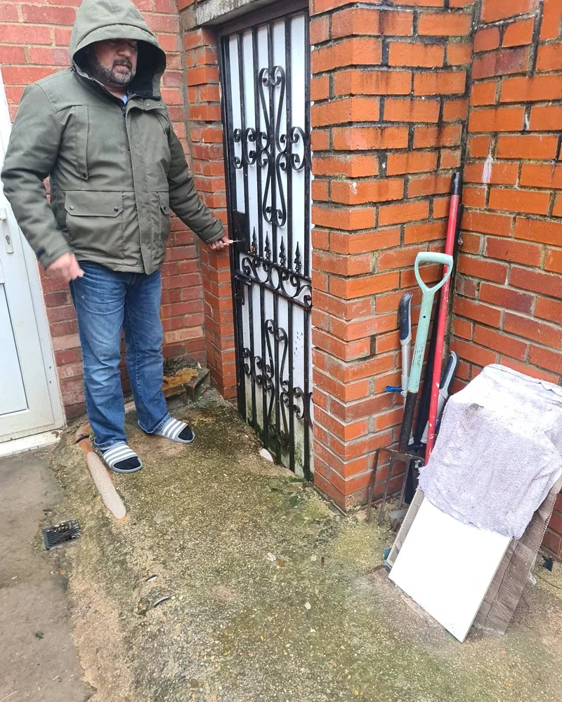 Belsize Locksmith London technician assisting at a Westminster property entrance